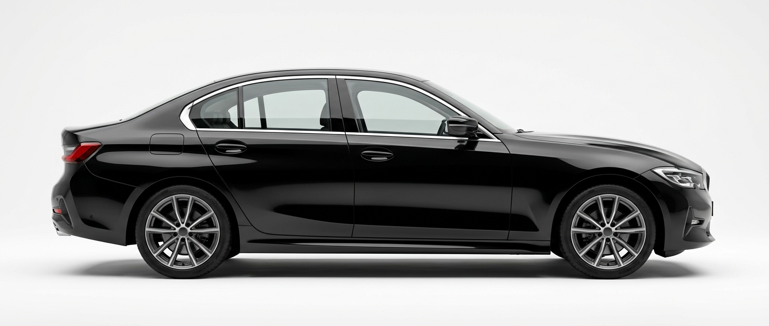Coche negro de perfil